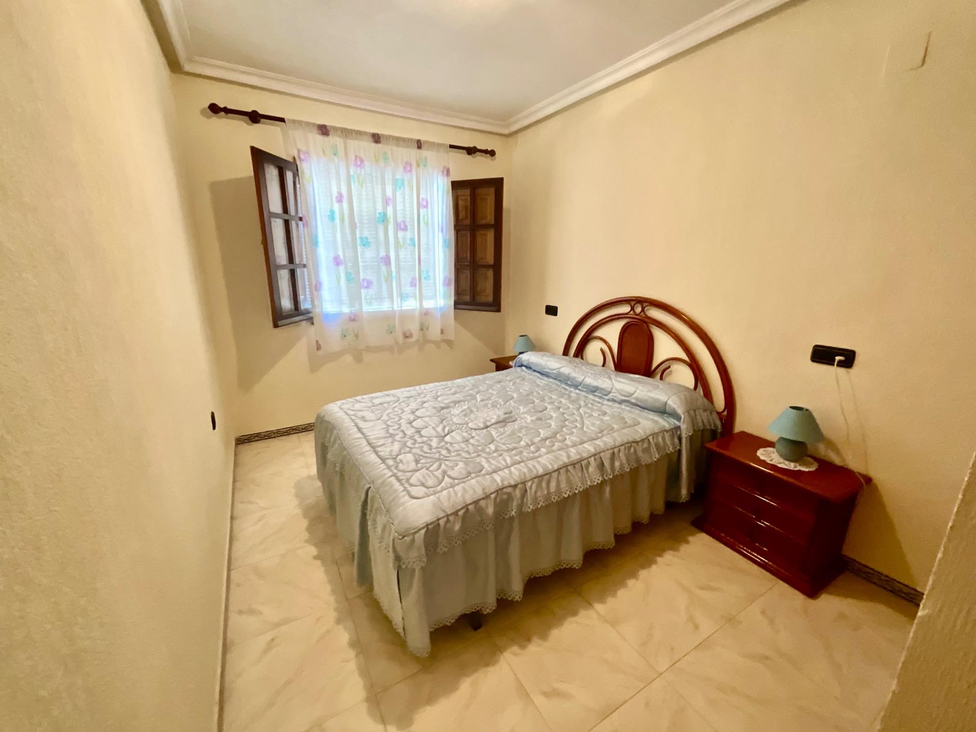 Master bedroom in bungalow for sale in Torrevieja