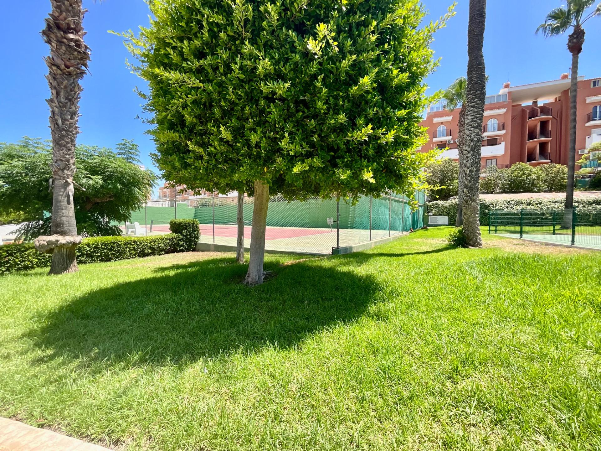 Garden in bungalow for sale in Torrevieja
