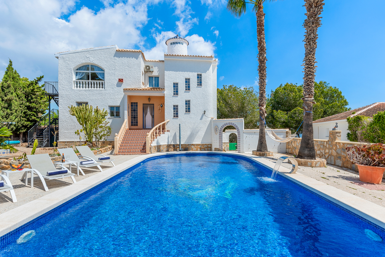 Exterior view in villa for sale in Pinar de Campoverde