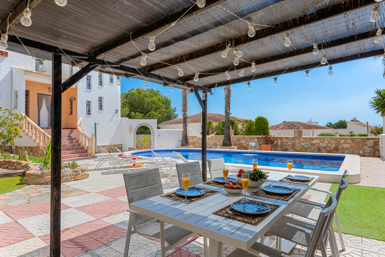 Living room in villa for sale in Pinar de Campoverde
