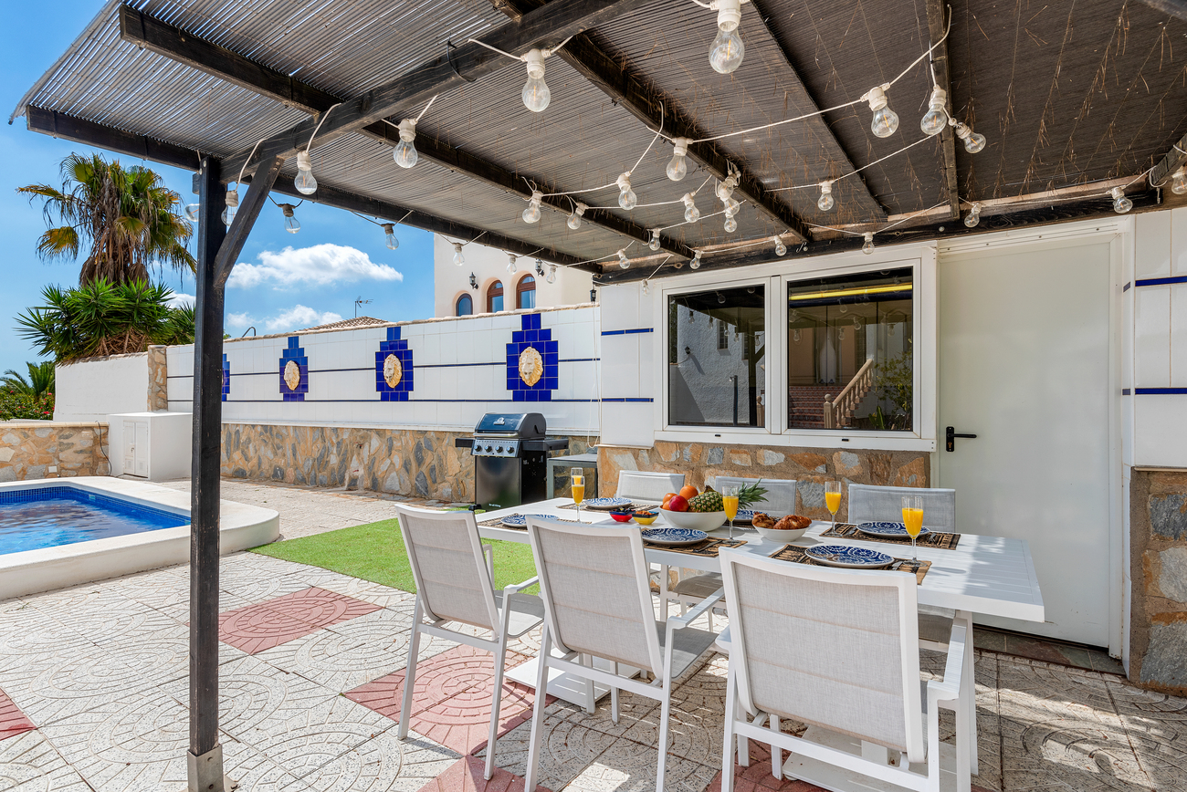 Kitchen in villa for sale in Pinar de Campoverde