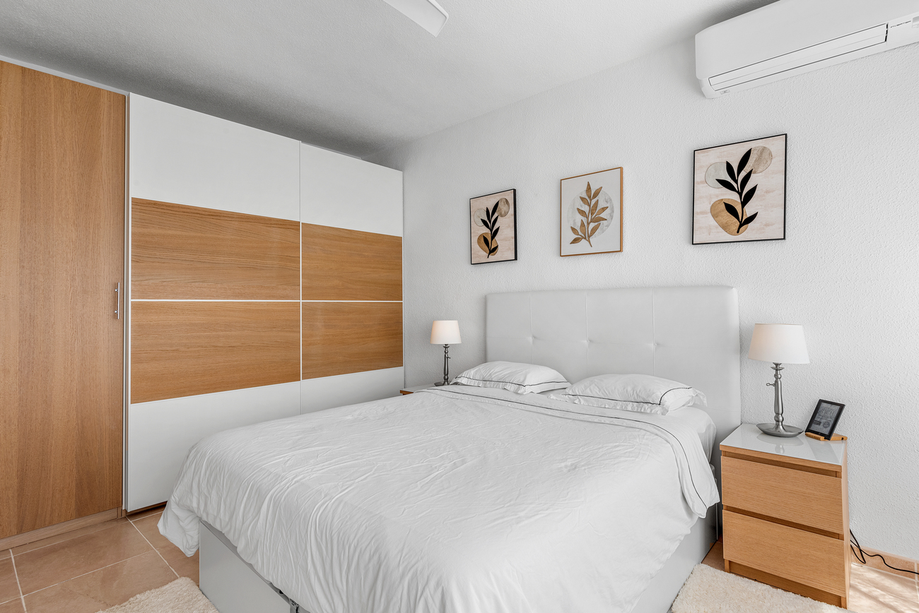 Bedroom in villa for sale in Pinar de Campoverde