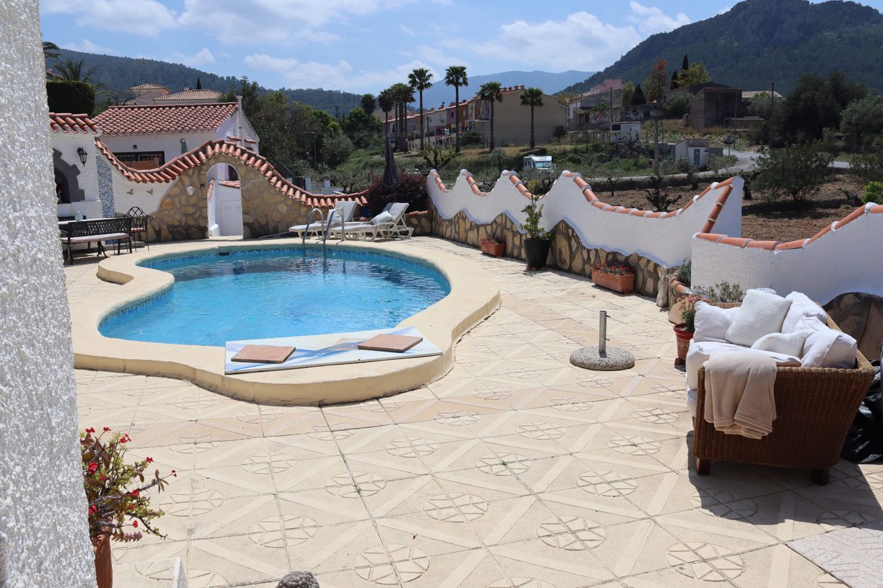 Terrace in villa for sale in Orba