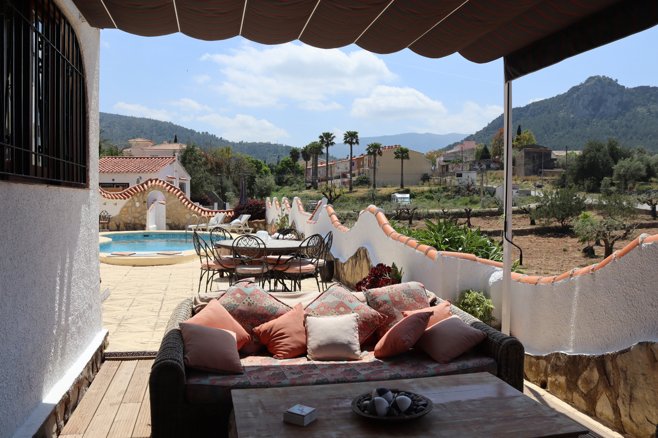 Bedroom in villa for sale in Orba
