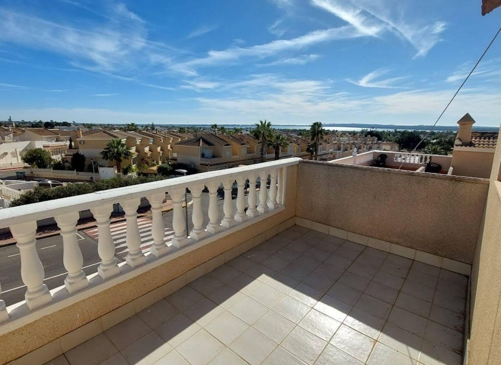 Garden in duplex for sale in Rojales