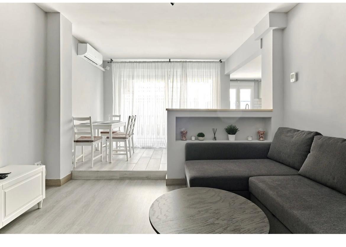 Bedroom in apartment for sale in Torrevieja