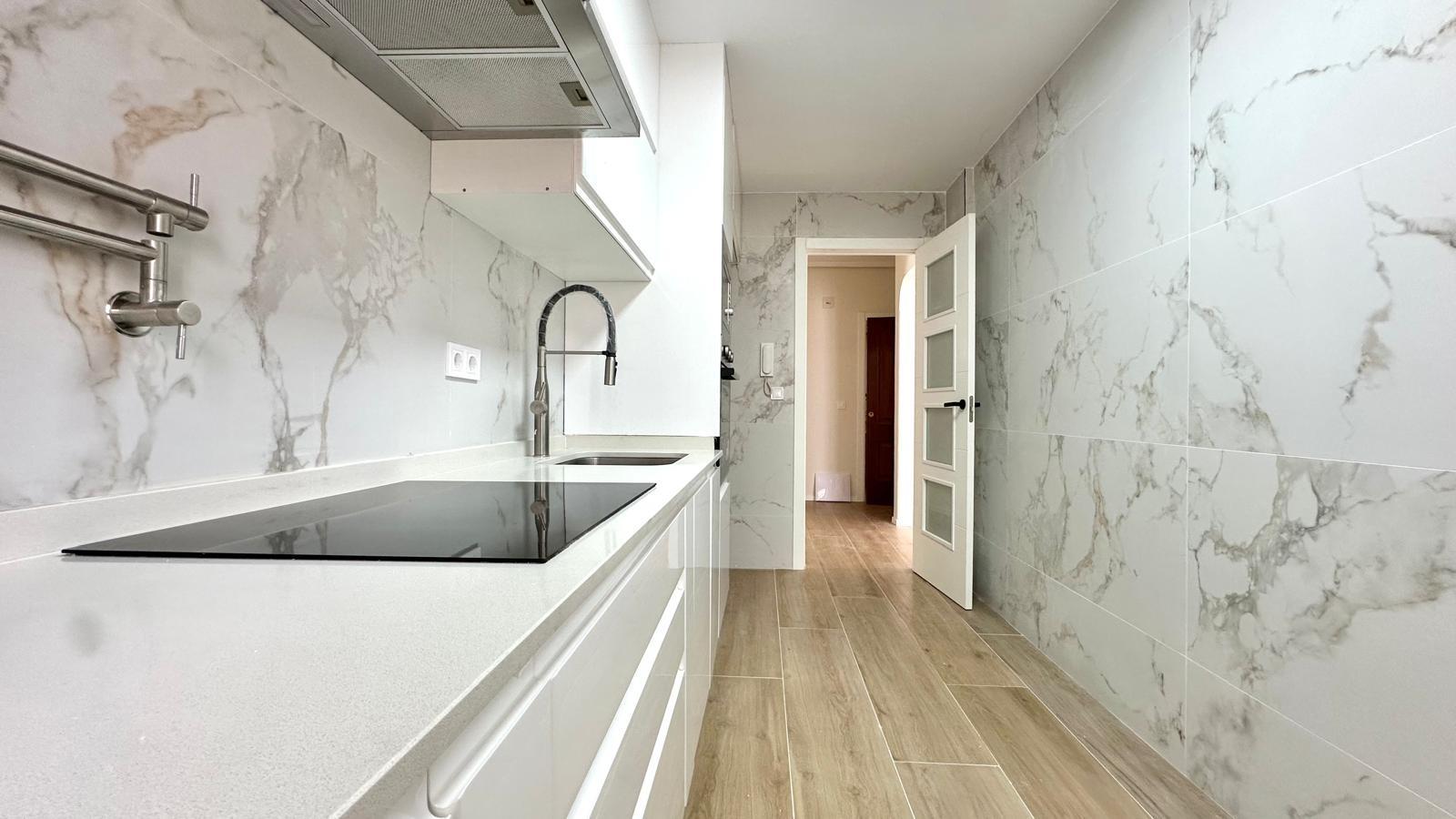 Bedroom in apartment for sale in Torrevieja
