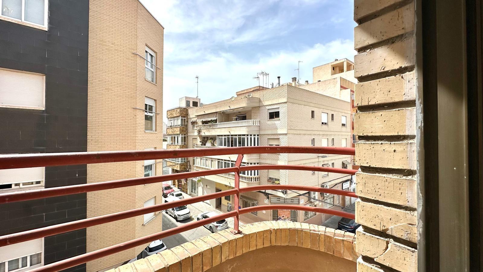 Bedroom in apartment for sale in Torrevieja