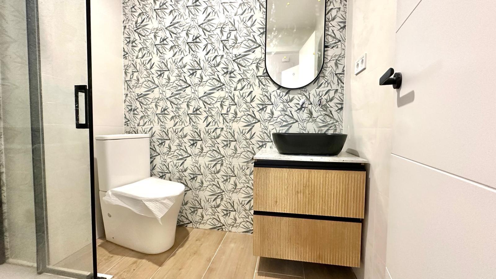 Bedroom in apartment for sale in Torrevieja