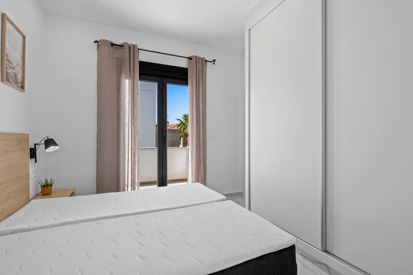 Bathroom in villa for sale in Torrevieja