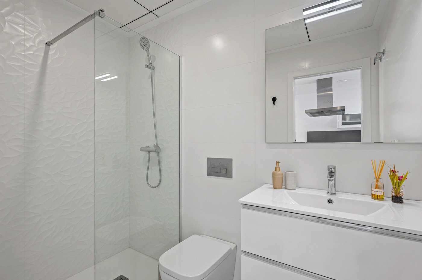 Master bedroom in villa for sale in Torrevieja