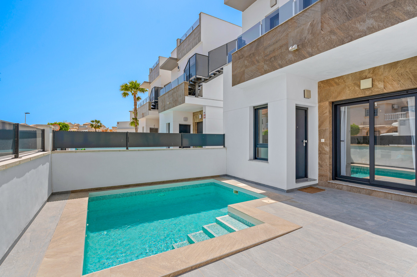 Terrace in villa for sale in Torrevieja