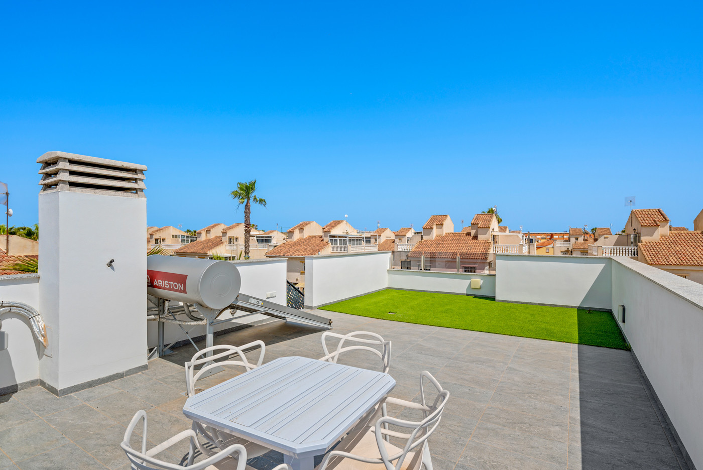 Terrace in villa for sale in Torrevieja
