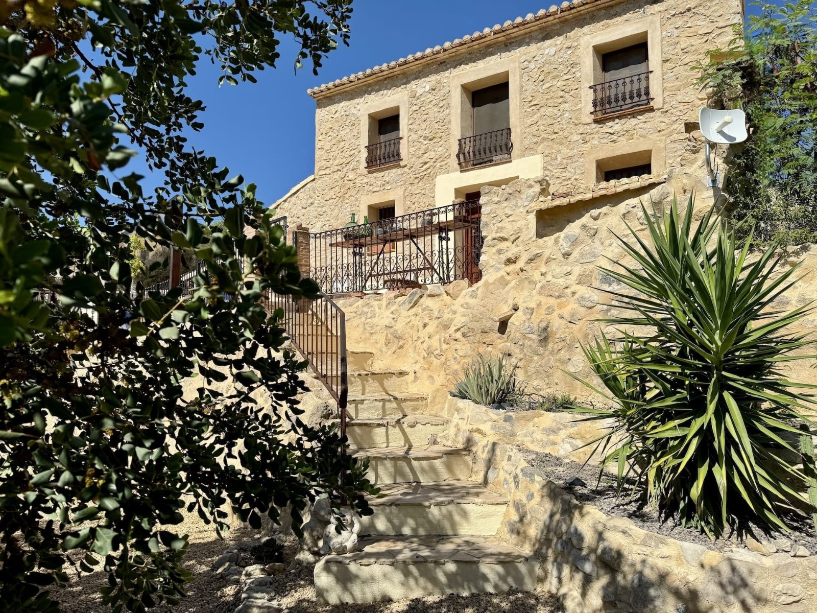 Garden in villa for sale in Relleu