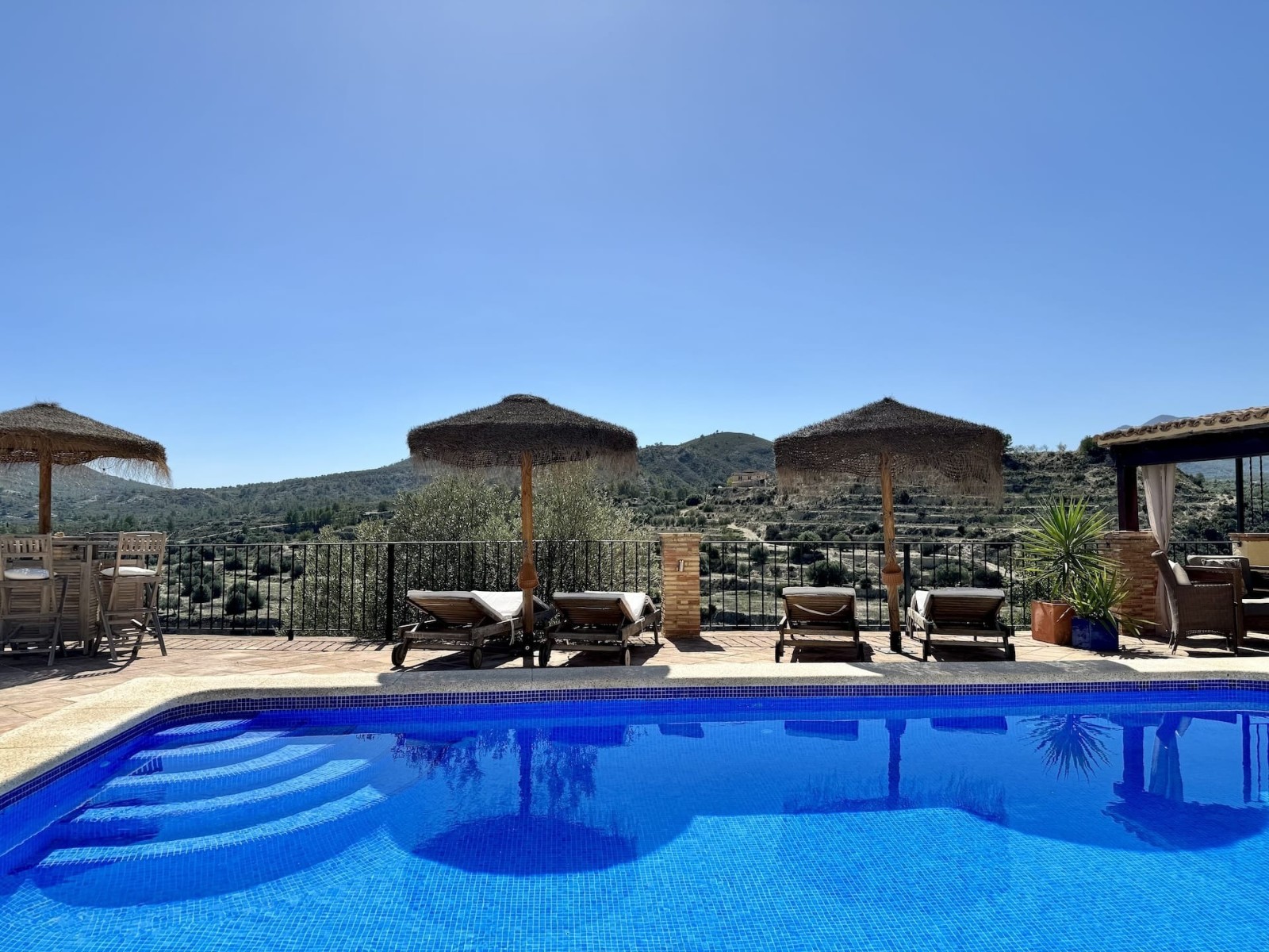 Finca Exclusivă Relleu – Eleganță și Intimitate în Inima Mediteranei