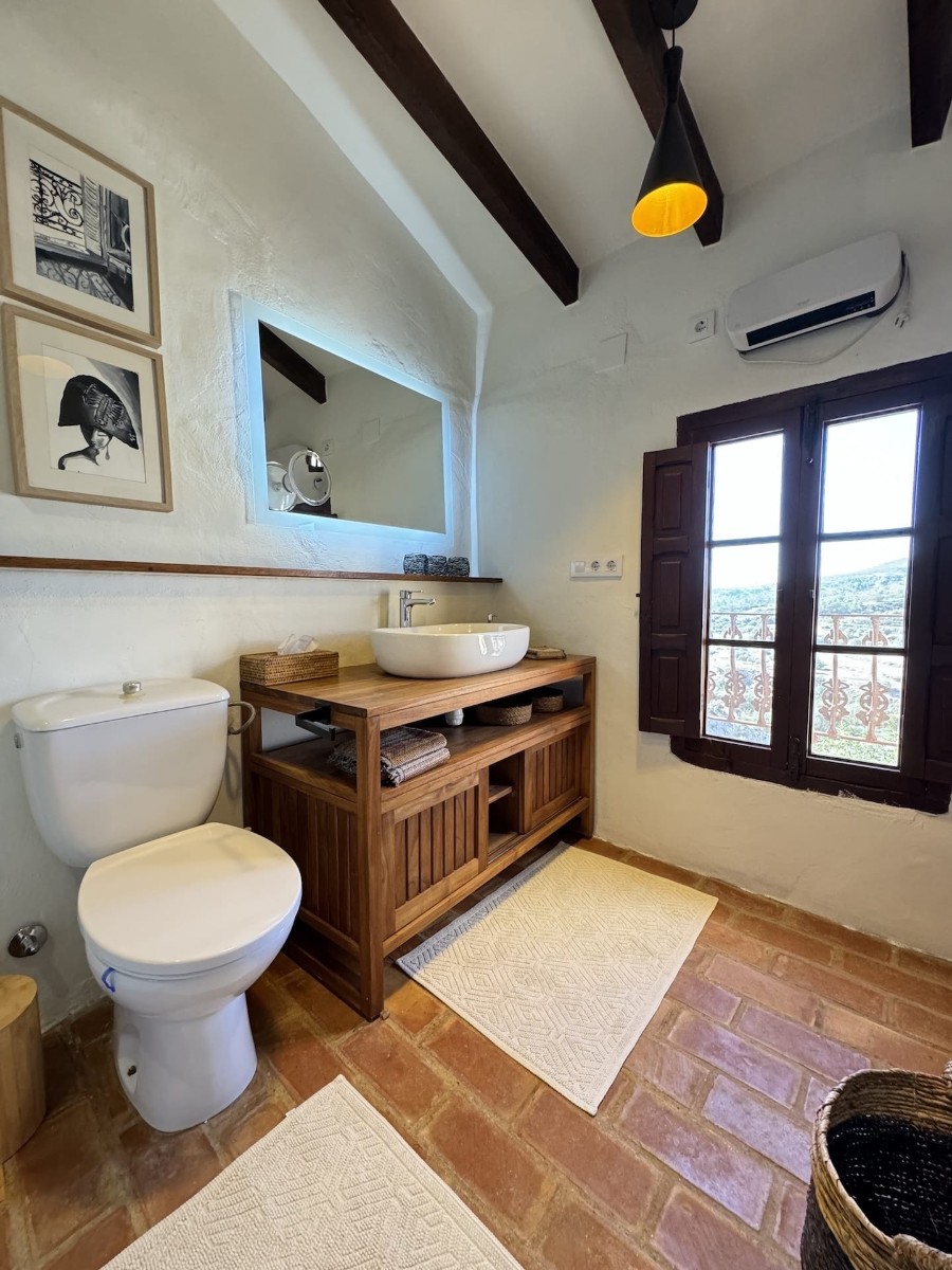 Living room in villa for sale in Relleu