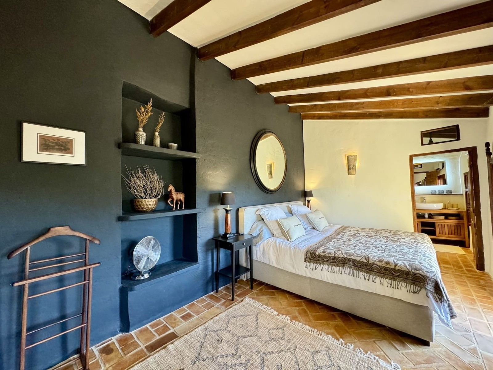 Master bedroom in villa for sale in Relleu