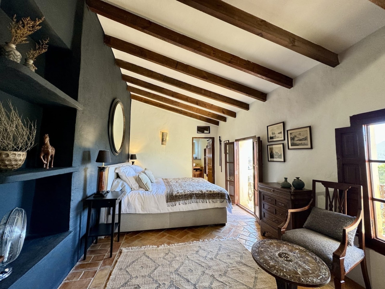 Living room in villa for sale in Relleu