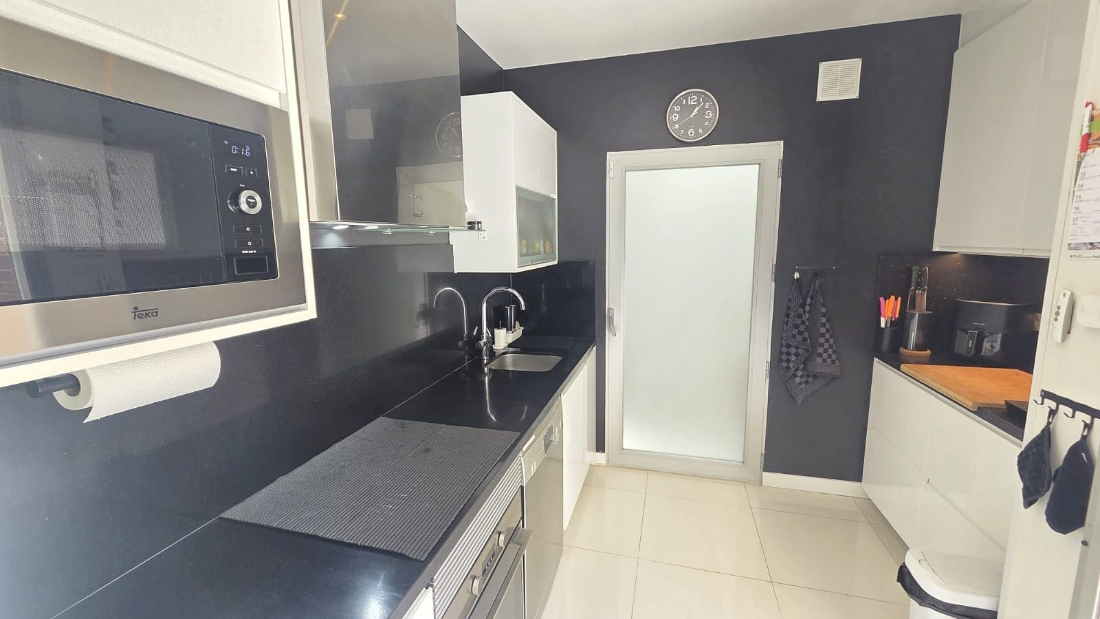 Bedroom in apartment for sale in Villamartin