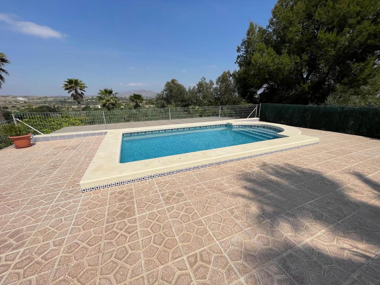 Garden in villa for sale in El Rebolledo
