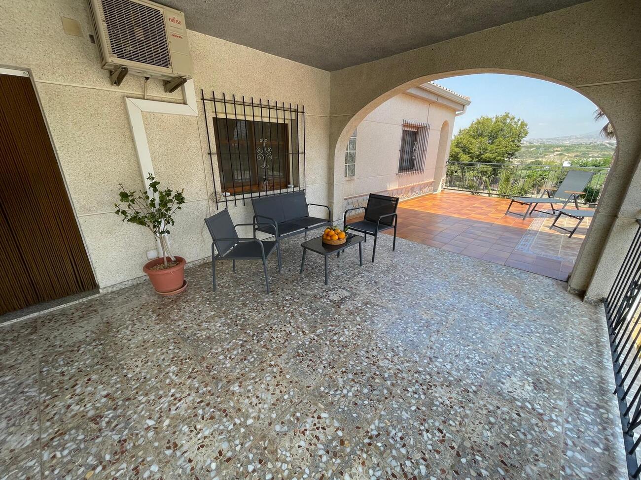 Pool area in villa for sale in El Rebolledo