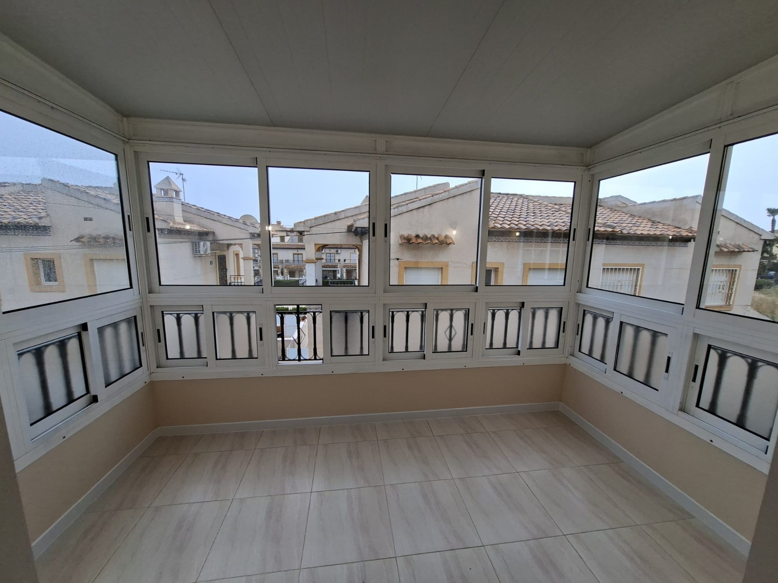 Garden in apartment for sale in Orihuela Costa