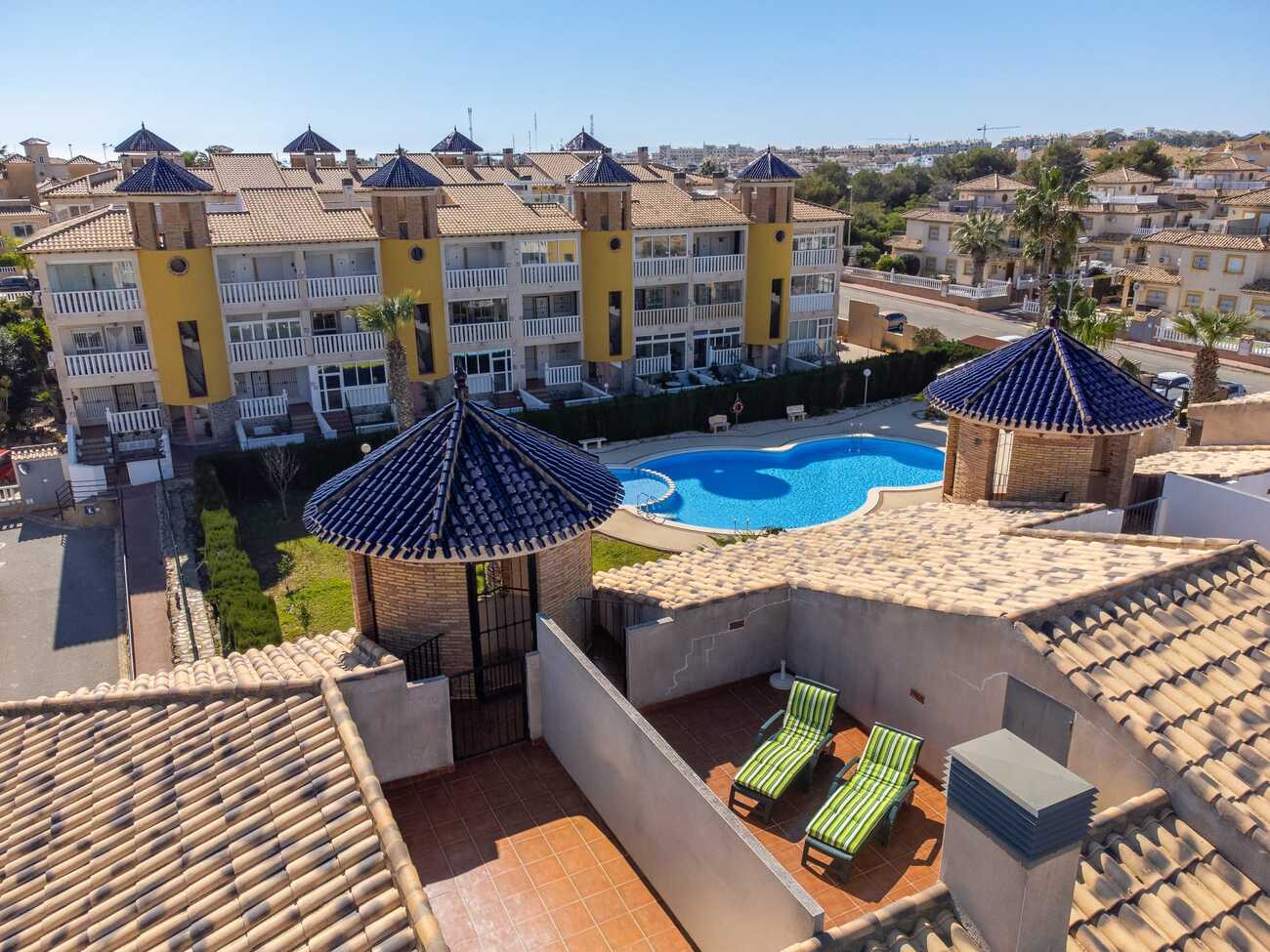 Terrace in penthouse for sale in Villamartin