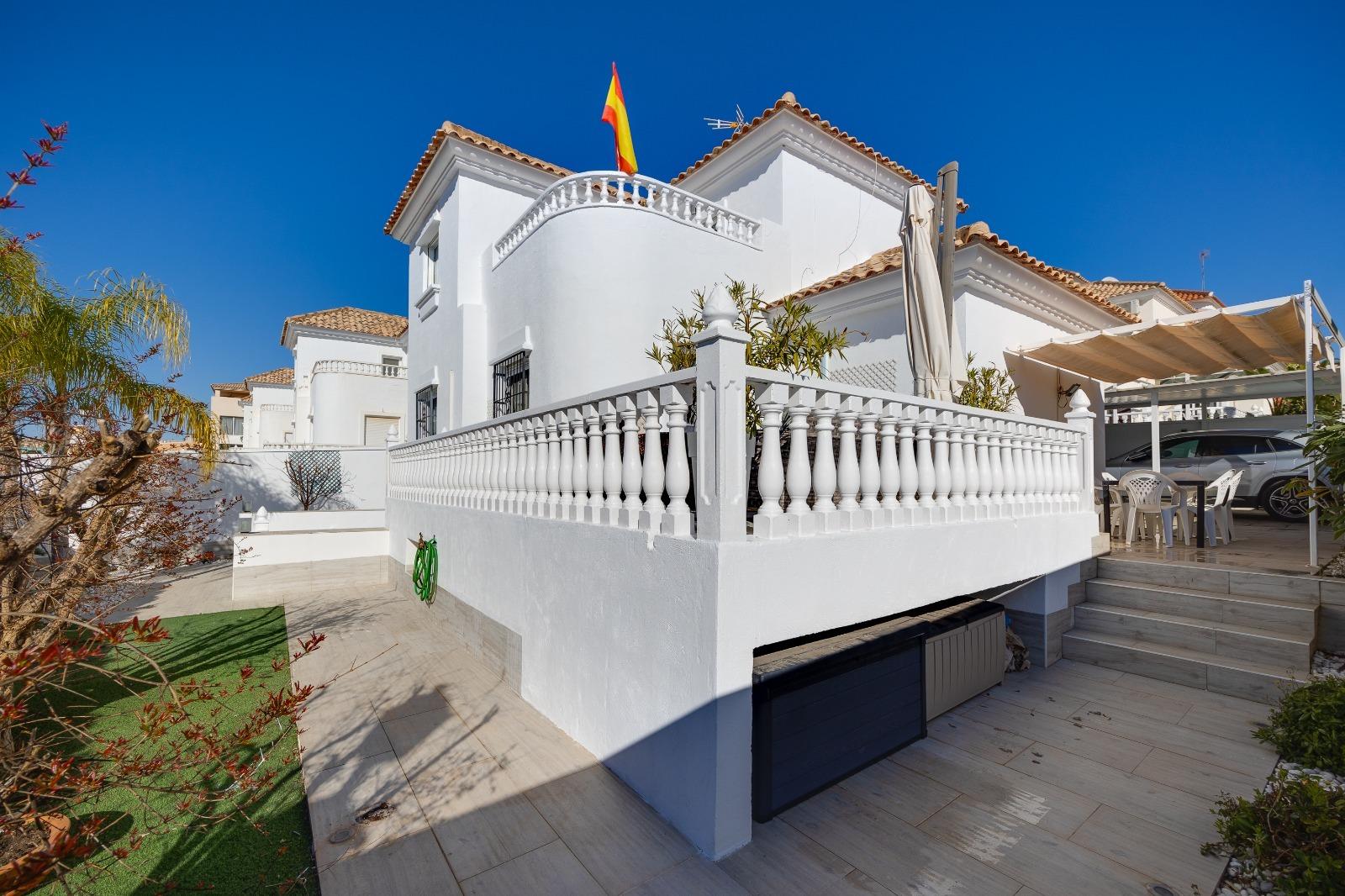 Garden in terraced for sale in Orihuela Costa