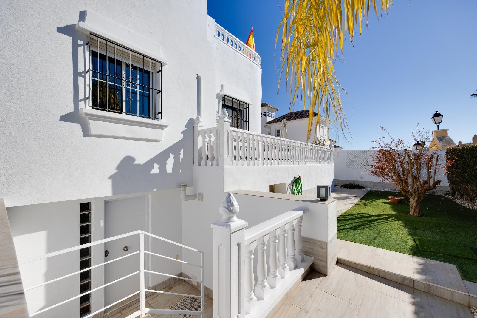 Dining area in terraced for sale in Orihuela Costa