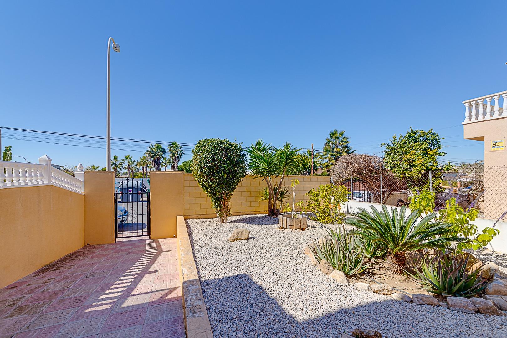 Exterior view in bungalow for sale in Torrevieja