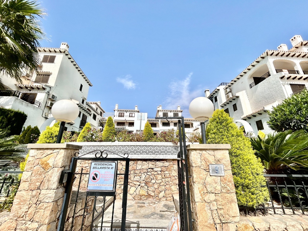 Living room in apartment for sale in Cabo Roig