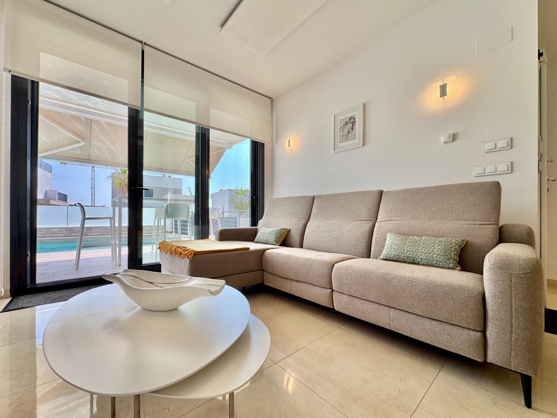 Dining area in villa for sale in San Miguel de Salinas