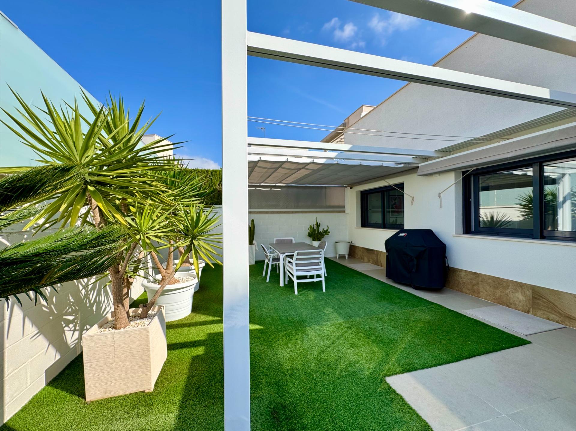 Kitchen in villa for sale in San Miguel de Salinas