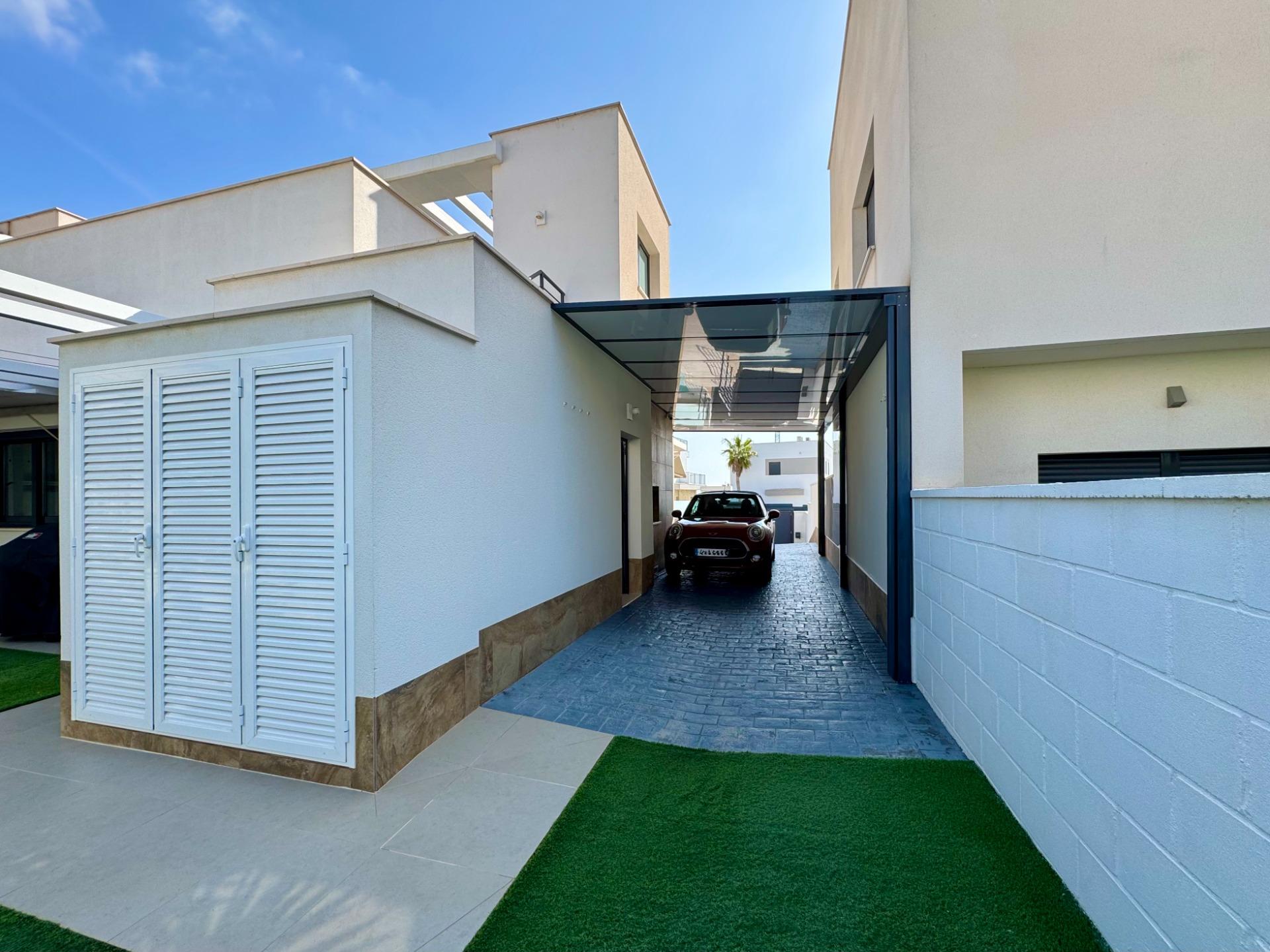 Bathroom in villa for sale in San Miguel de Salinas