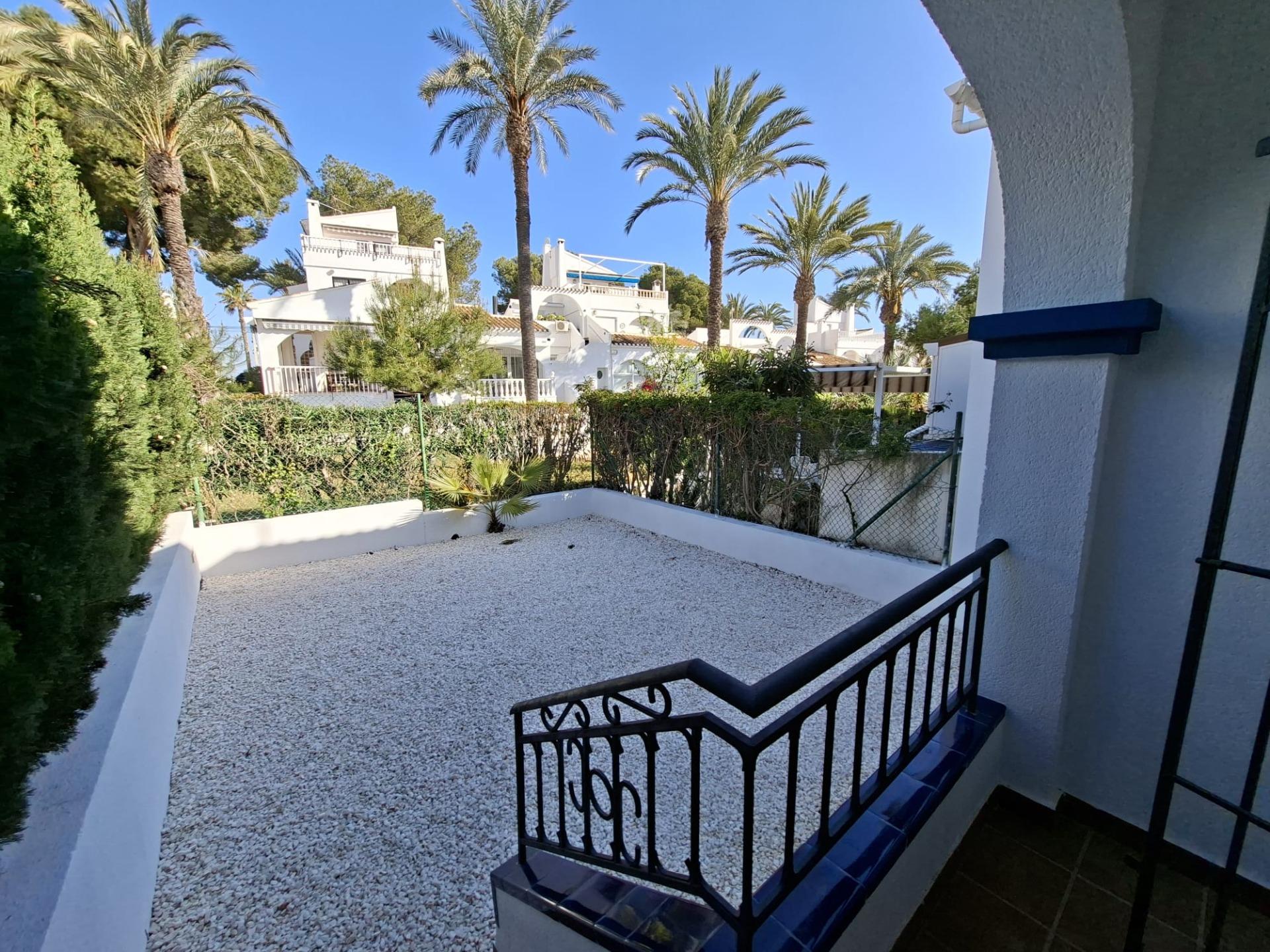 En lysende lysøkning på Orihuela Costa - Nyrenovert og fullt møblert bolig
