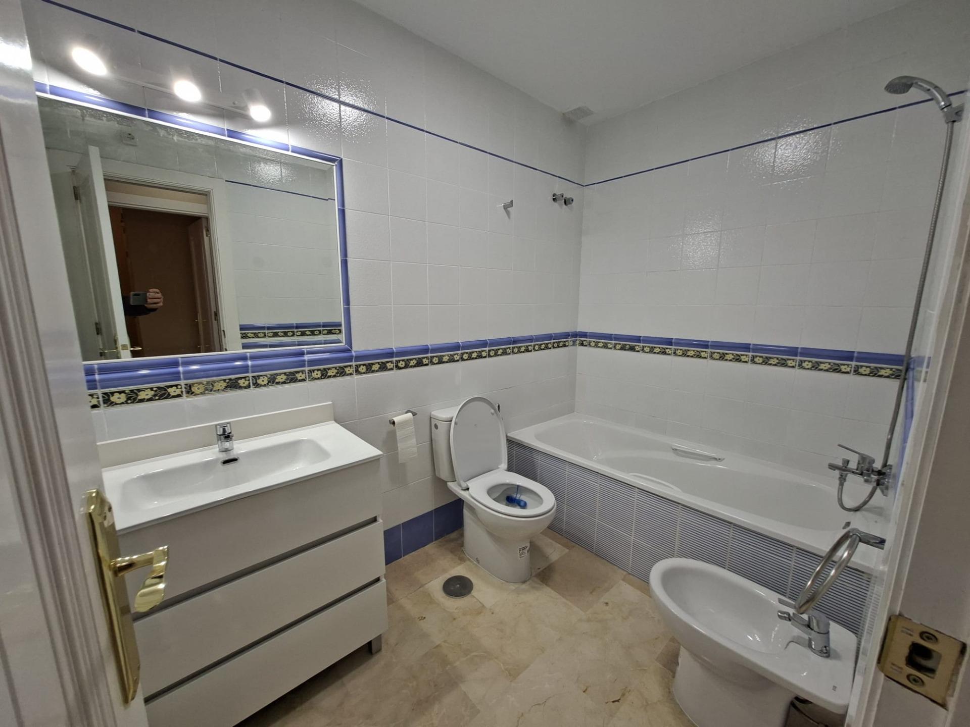 Bedroom in bungalow for sale in Orihuela Costa