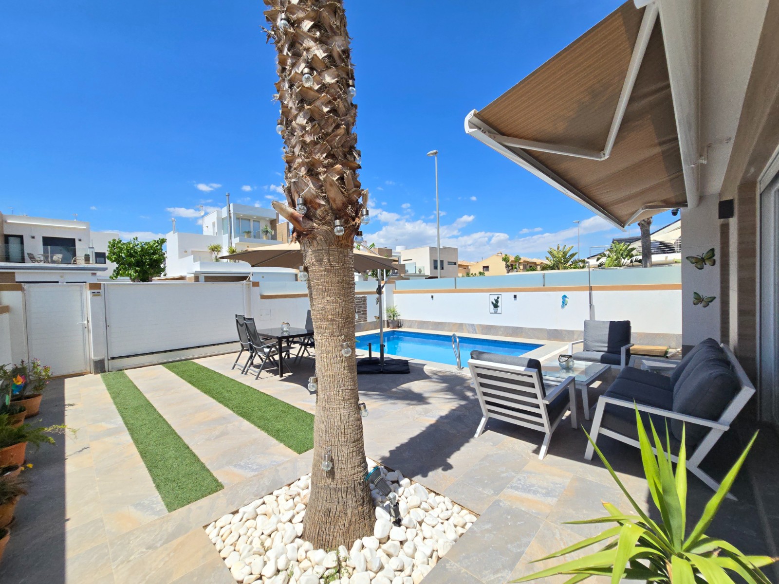 Terrace in villa for sale in Pilar de La Horadada