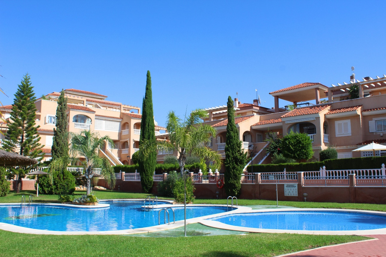 Pool area in penthouse for sale in Orihuela Costa