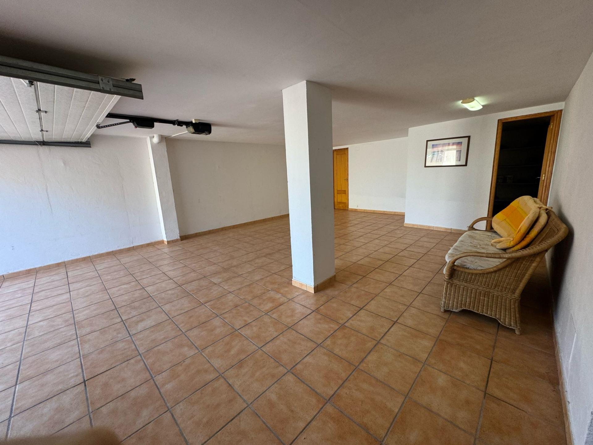 Kitchen in villa for sale in Orihuela Costa