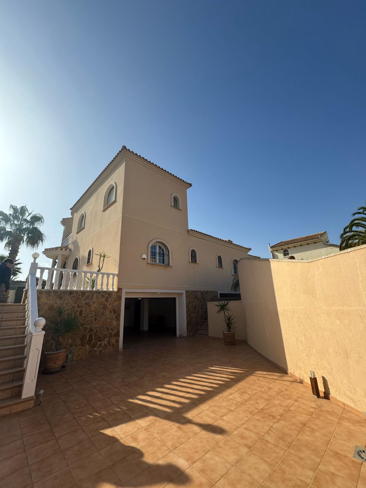 Master bedroom in villa for sale in Orihuela Costa