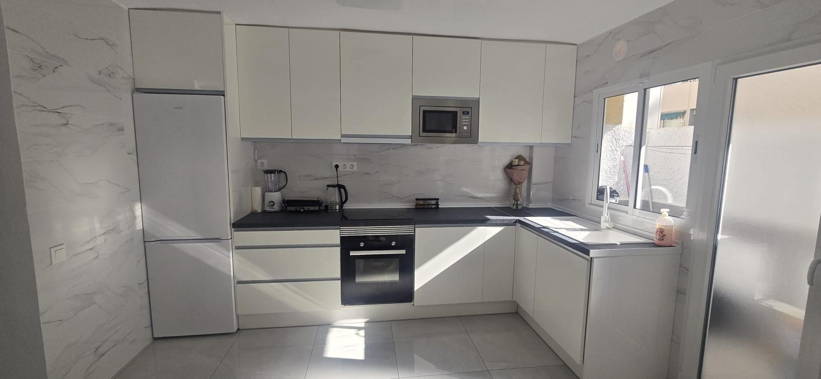 Bedroom in apartment for sale in Torrevieja