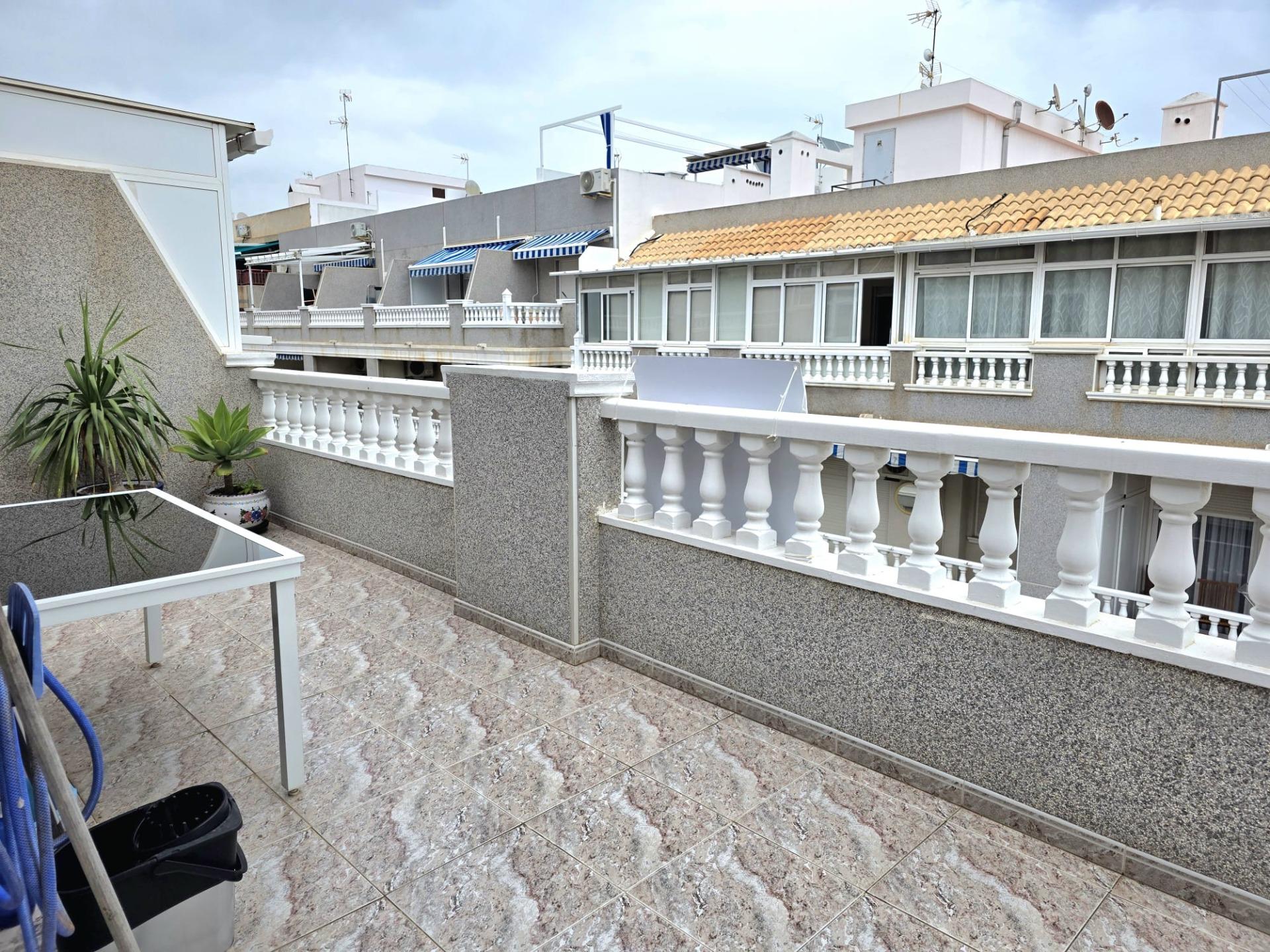 Garden in penthouse for sale in Torrevieja