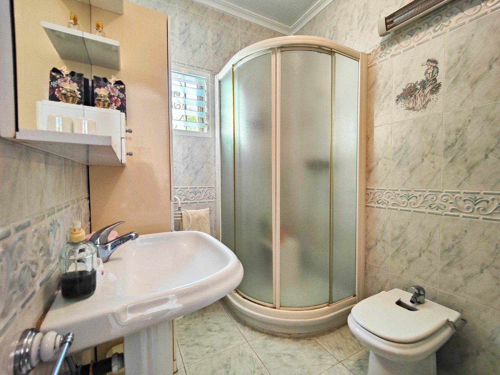 Bathroom in terraced for sale in Torrevieja
