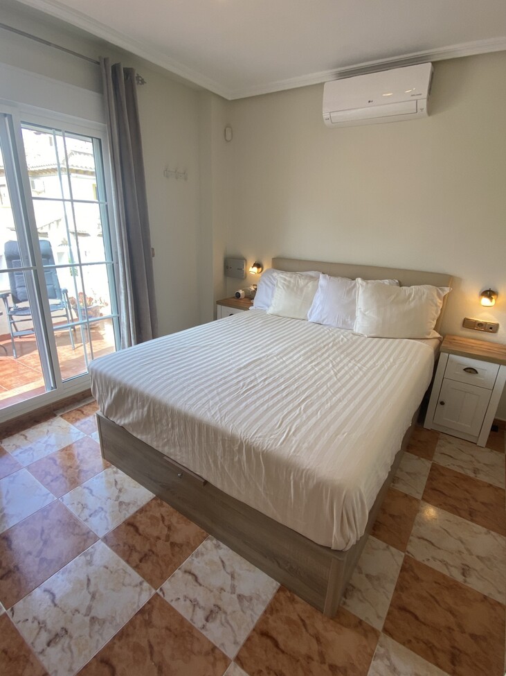 Bedroom in bungalow for sale in Lomas de Caboroig