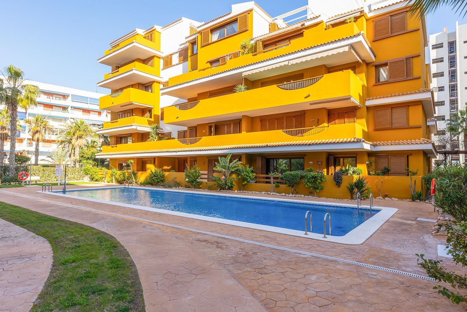 Living room in apartment for sale in Torrevieja