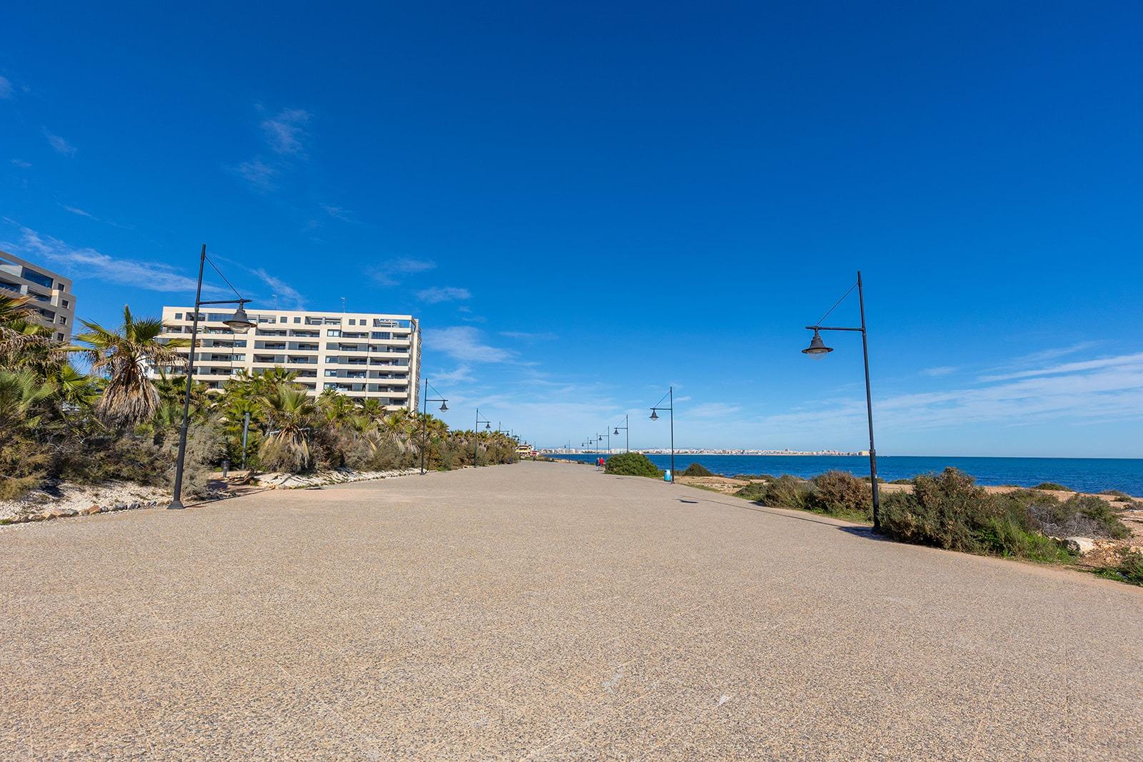 Terrace in apartment for sale in Torrevieja