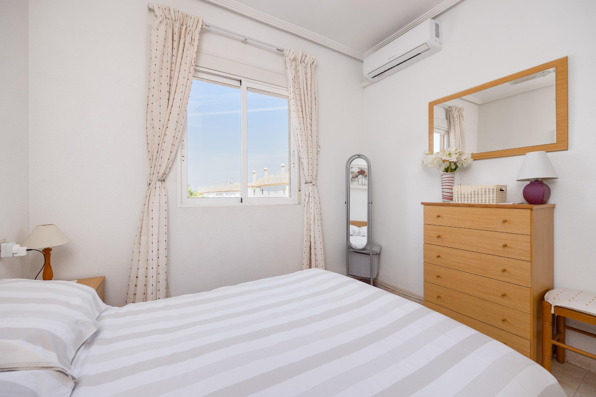 Master bedroom in bungalow for sale in Torrevieja