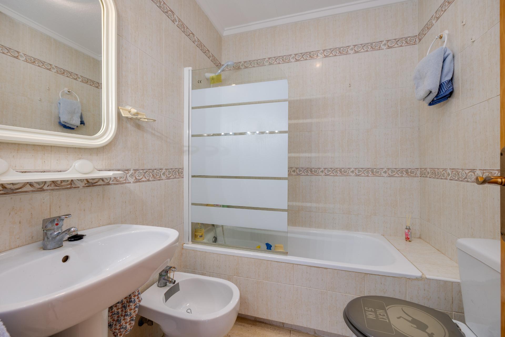 Terrace in bungalow for sale in Torrevieja