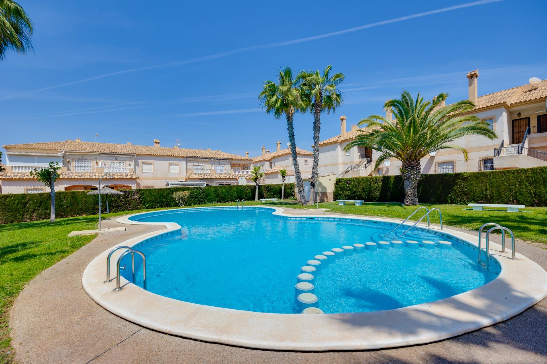 Terrace in bungalow for sale in Torrevieja