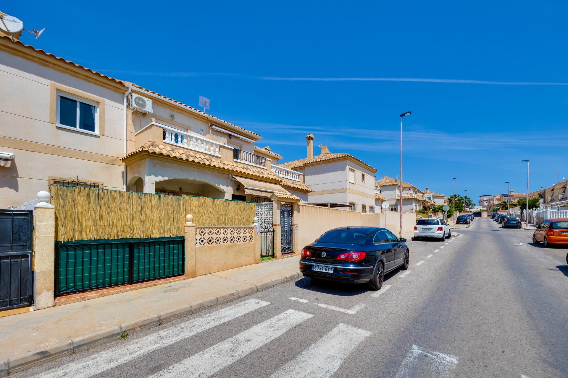 Bedroom in bungalow for sale in Torrevieja